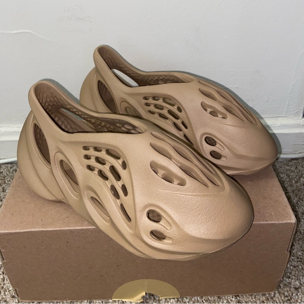 YEEZY FOAM RUNNER OCHRE